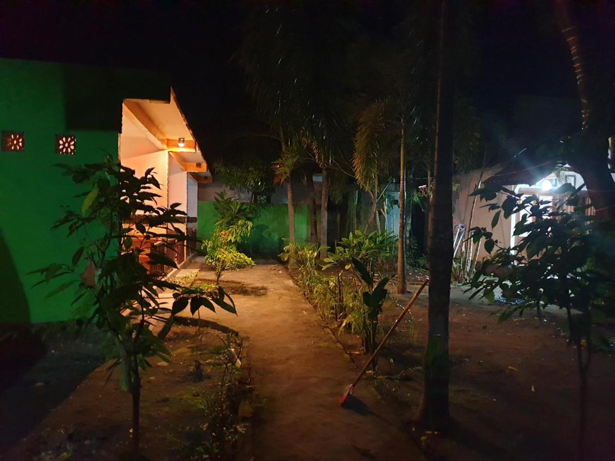 Five Time Home Stay Gili Islands Exterior photo